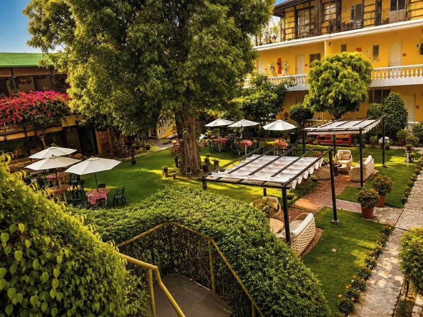 Casa de Avila Hotel - Image 1