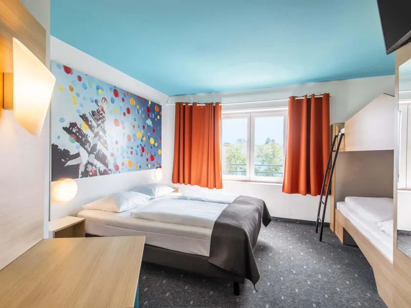 B&B Hotel München City-Ost - Image 1