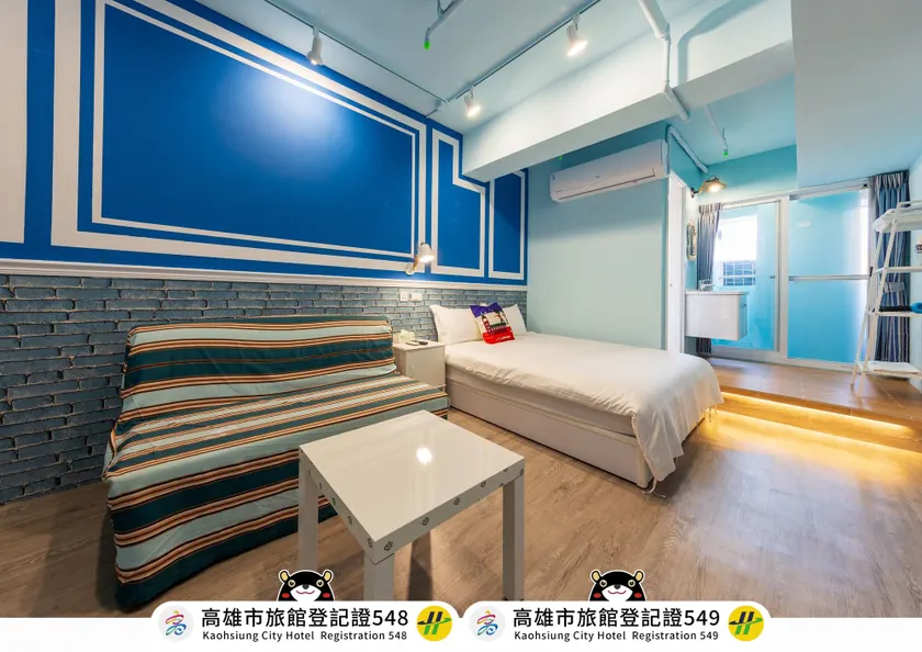 I Hi Hotel - Image 1