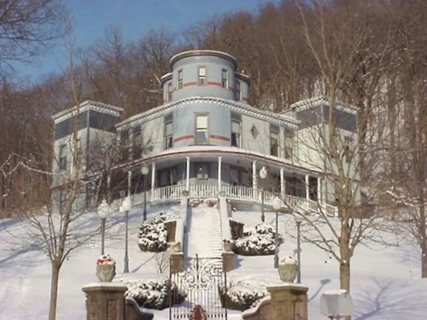 Mont Rest Inn - Image 1
