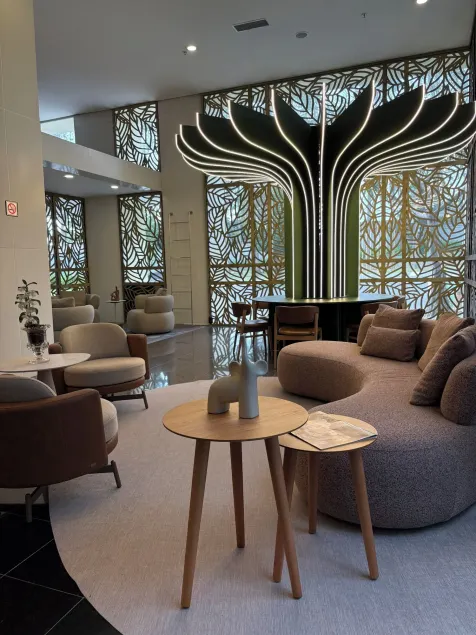 Quality Suites Alphaville - Image 1