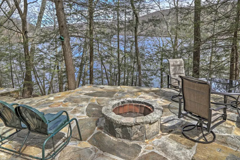 Lakefront New Preston Cottage m / Dock & Fire Pit! - Image 1