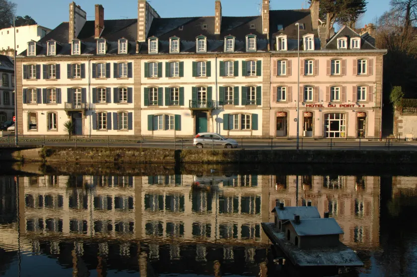 Hôtel Du Port - Image 1