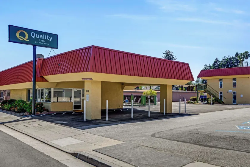 Quality Inn Santa Cruz Downtown Area - Image 1
