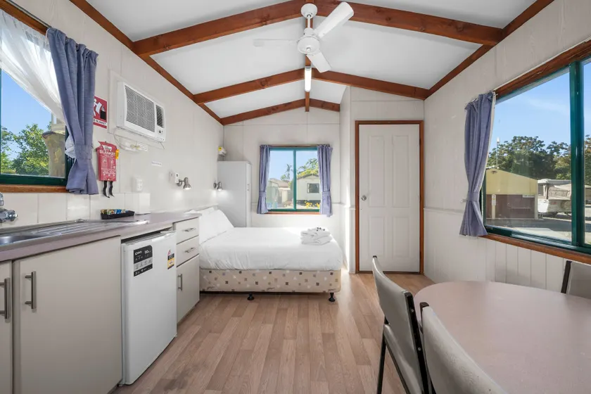 Albury Holiday Park - Image 1