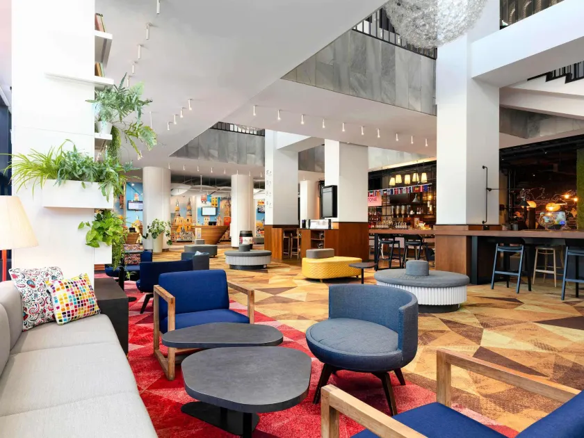 Novotel Poznan Centrum - Image 1