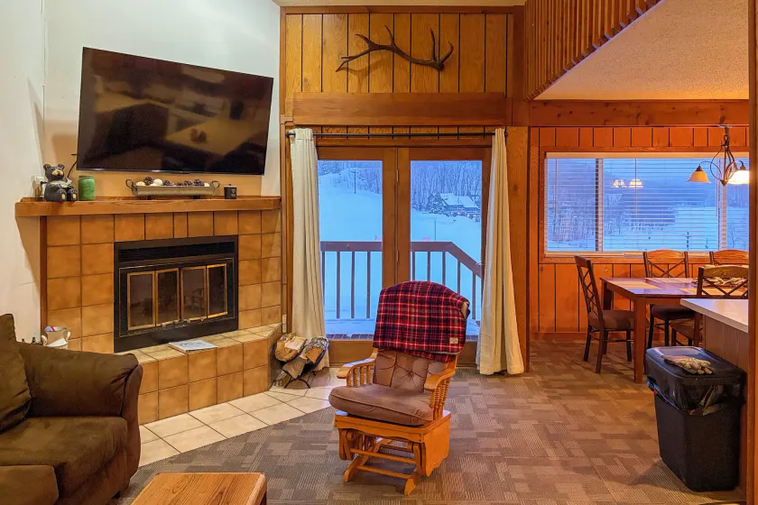 Upson Ski-in/ski-out, End-unit Cabin w/ Fireplace! - Image 1