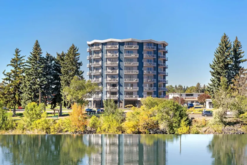 Comfort Suites Idaho Falls - Image 1