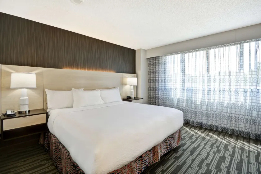 Embassy Suites Hotel Charlotte - Image 1