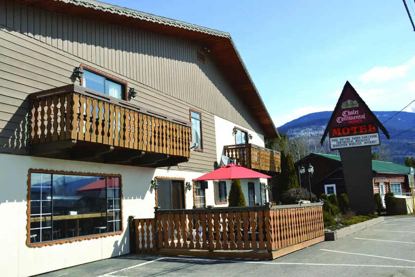 Chalet Continental Motel - Image 1
