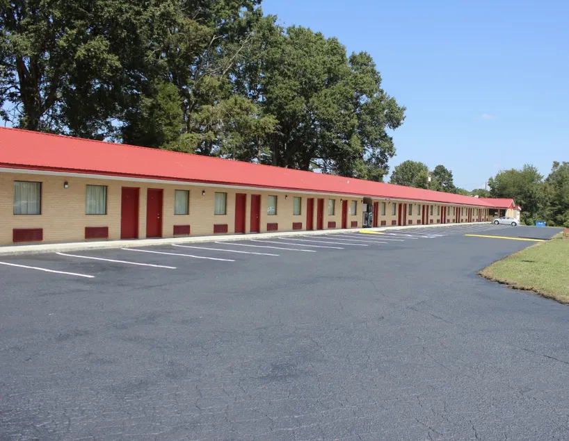 Landsford Inn - Image 1