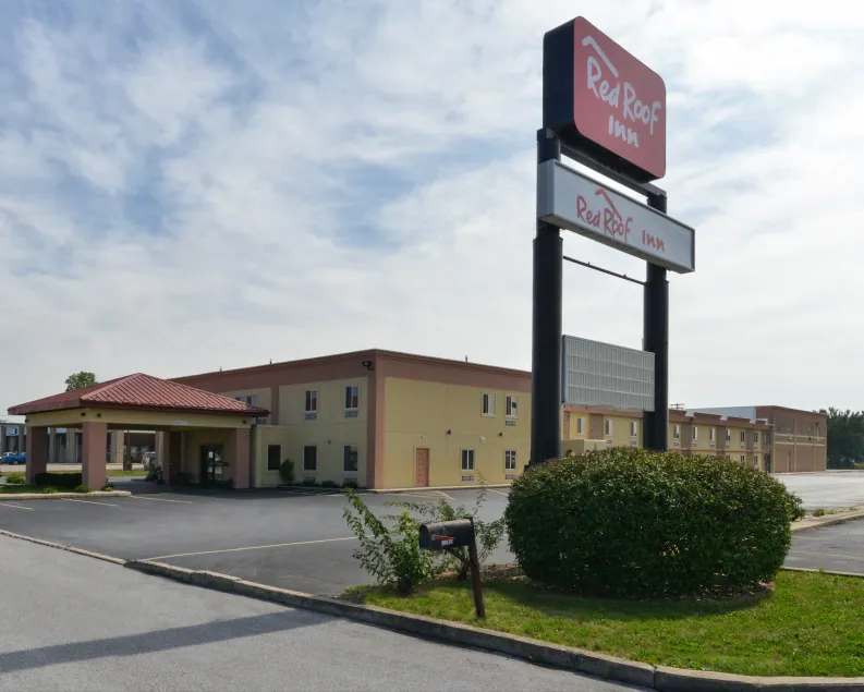 Red Roof Inn Chambersburg - Image 1