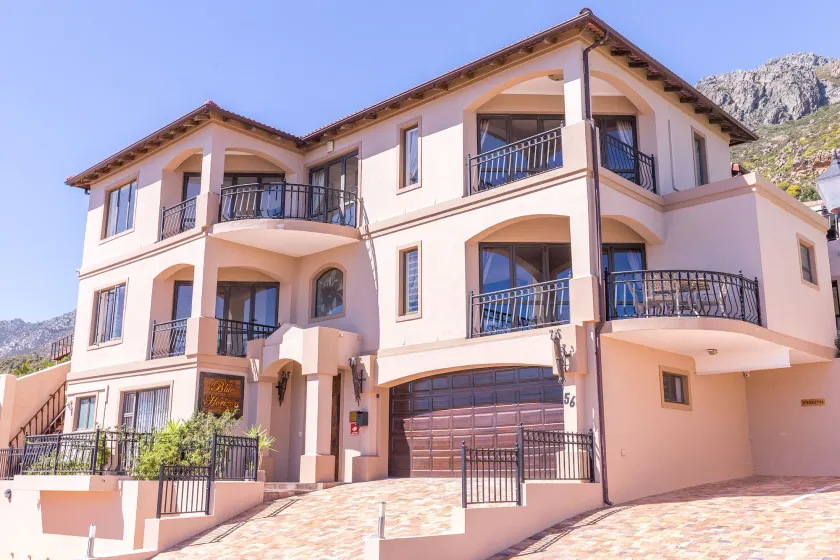 Blue Horizon Guest House - Image 1