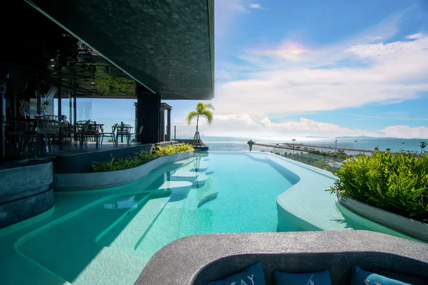 Seaphere Pattaya Hotel by Elite Suites - Image 1