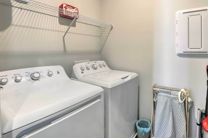 Opelika Townhome w/ Central A/C + Heating! - Interior