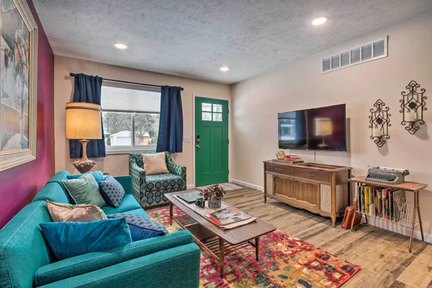 Ideally Located House - 9 Mi From Route 66! - Interior