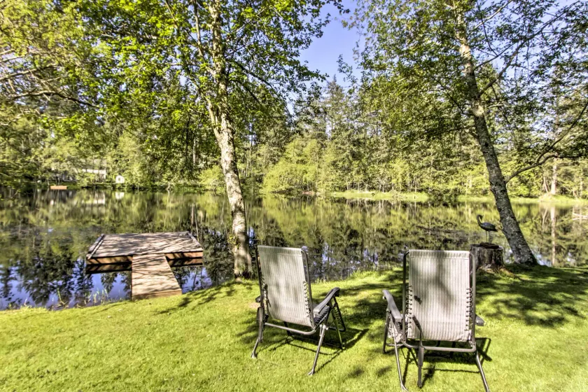 Quiet Lakefront Olympia Home w/ Dock on Half Acre - Image 1
