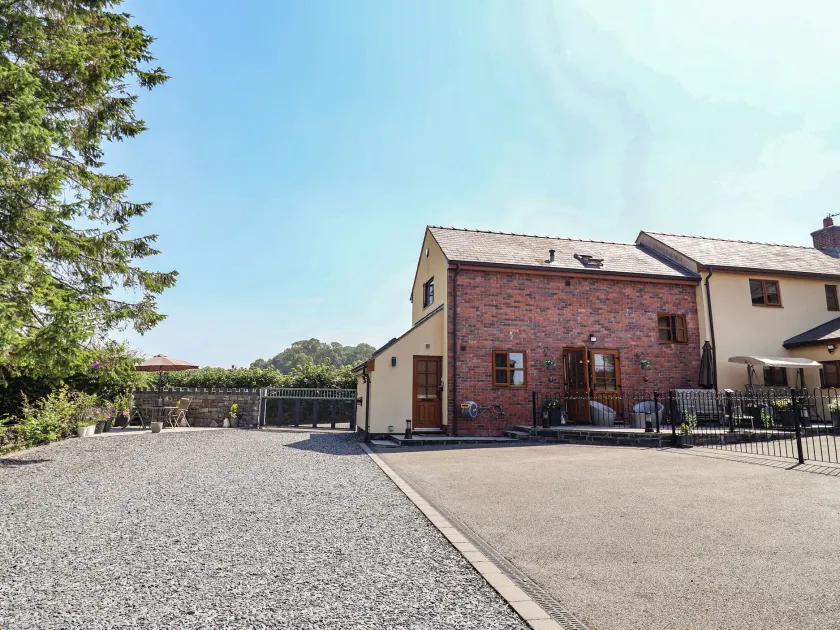 Ash Farm Cottage, CAERWYS - Image 1