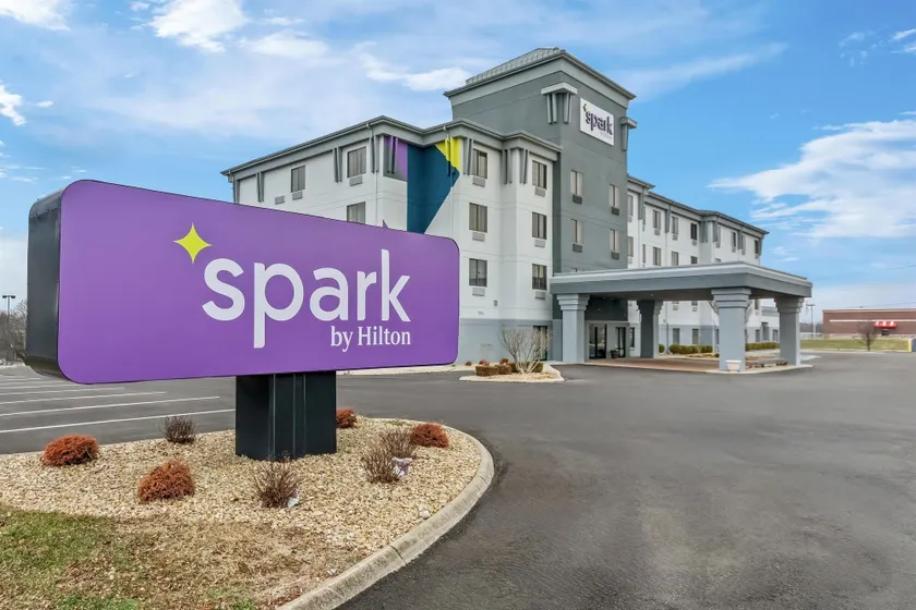 Spark by Hilton Cincinnati Fairfield - Image 1