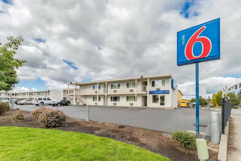 Motel 6-Beaverton, OR - Image 1