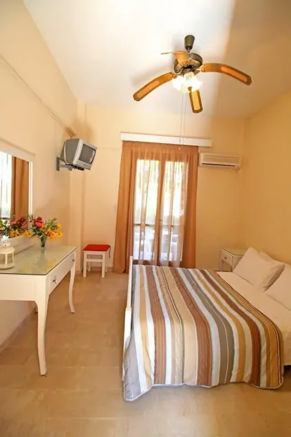 Adriana Studios, 300 metres from the Beach - Image 1