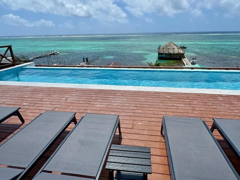 Sandbar Beachfront Hotel & Hostel Restaurant - Image 1