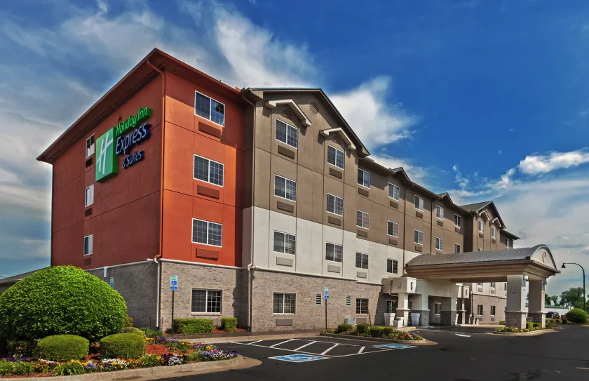 Holiday Inn Express Hotel and Suites Jenks by IHG - Image 1