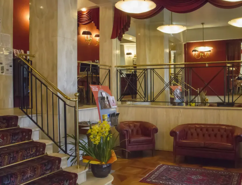 Hotel Continental - Entrée intérieure