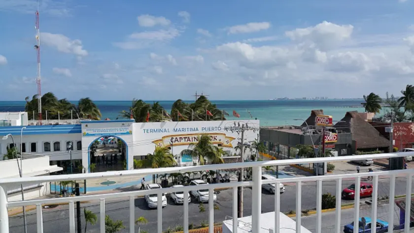 Hotel del Sol - Image 1
