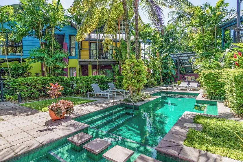 Dreamcatcher Beach-Side Apartments - Image 1