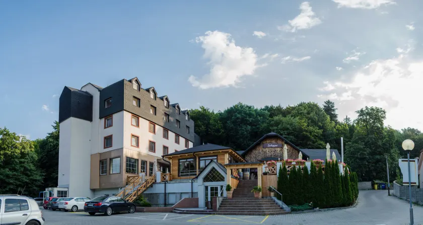 Hotel West - Image 1