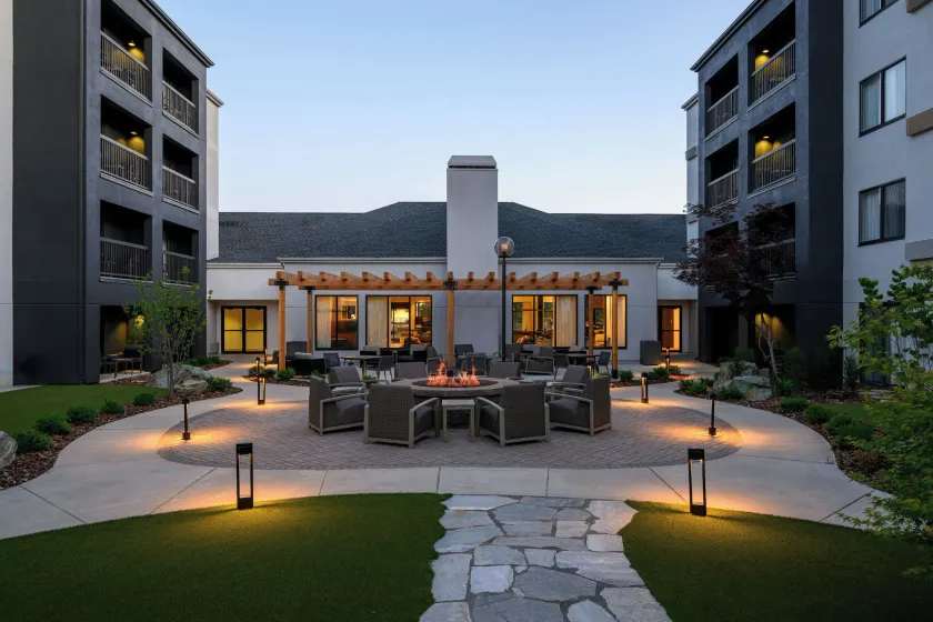 Courtyard by Marriott Boise Downtown - Image 1