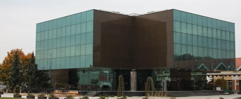 Hotel Cubis - Image 1