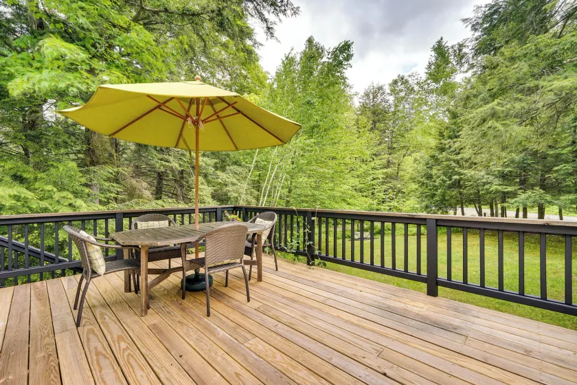 Jamaica Vacation Home w/ Deck: 8 Mi to Skiing! - Innenbereich