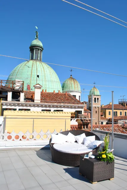 Hotel Carlton on the Grand Canal - Image 1