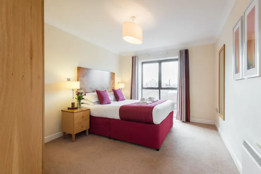 PREMIER SUITES Bristol Redcliffe - Image 1