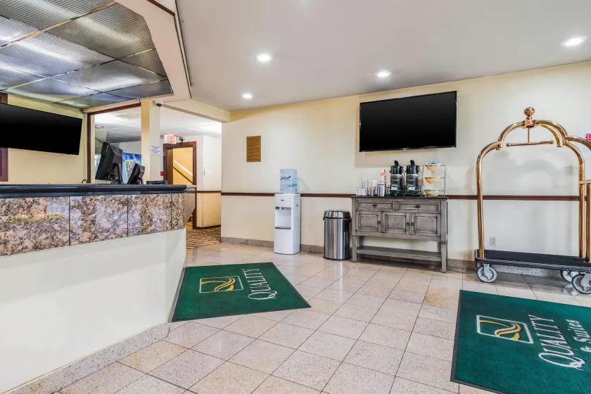 Quality Inn & Suites Lacey Olympia - Hall