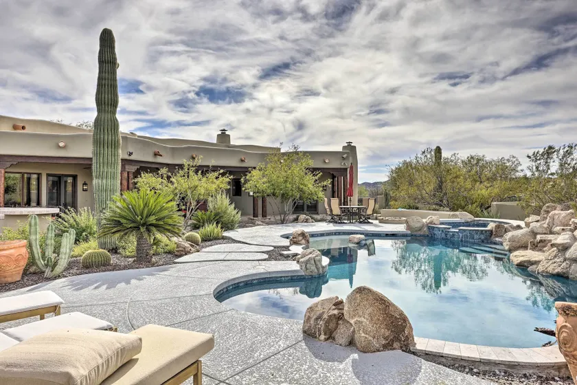 Cave Creek Oasis w/ Putting Green, Spa & Mtn View! - Image 1