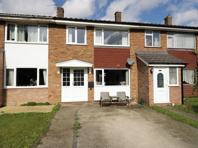 25 Resbury Close - Image 1