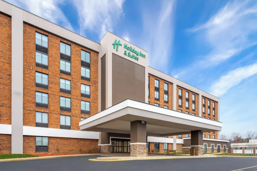 Holiday Inn & Suites Richmond West End by IHG - Image 1