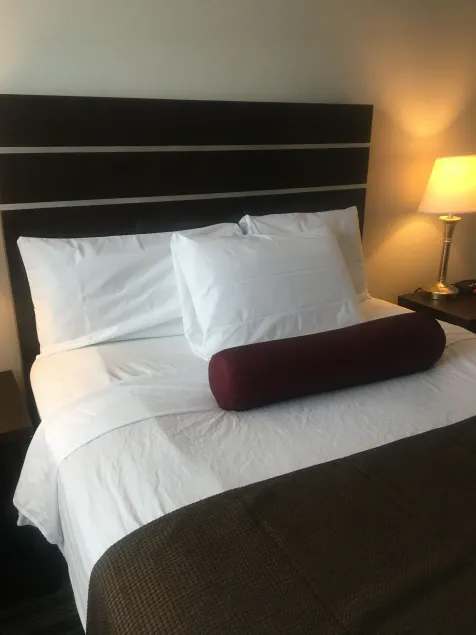 Super 8 by Wyndham Saskatoon Near Downtown - Image 1
