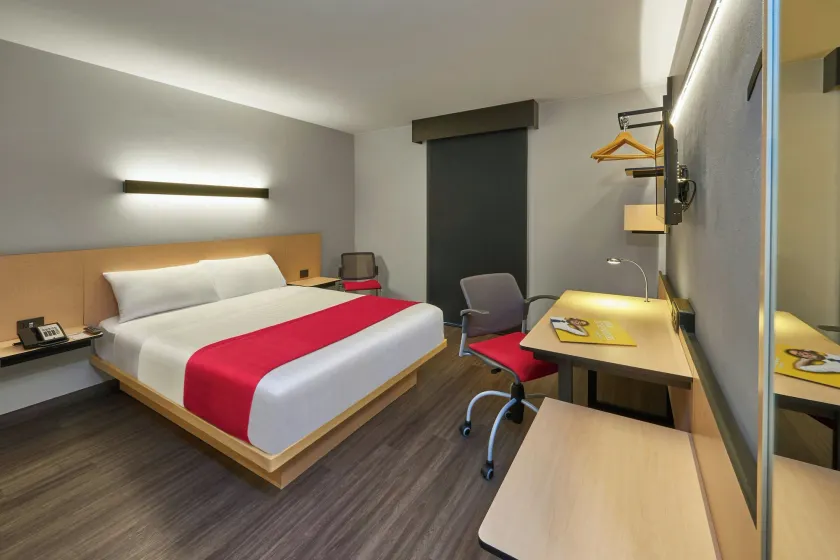 City Express by Marriott La Raza - Image 1
