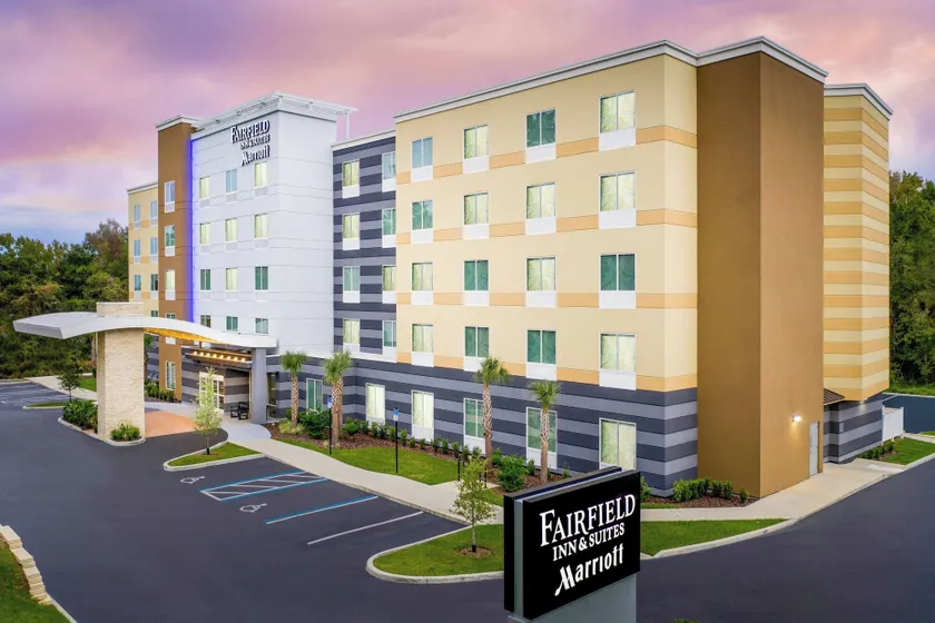 Fairfield Inn & Suites by Marriott Gainesville I-75 - Image 1