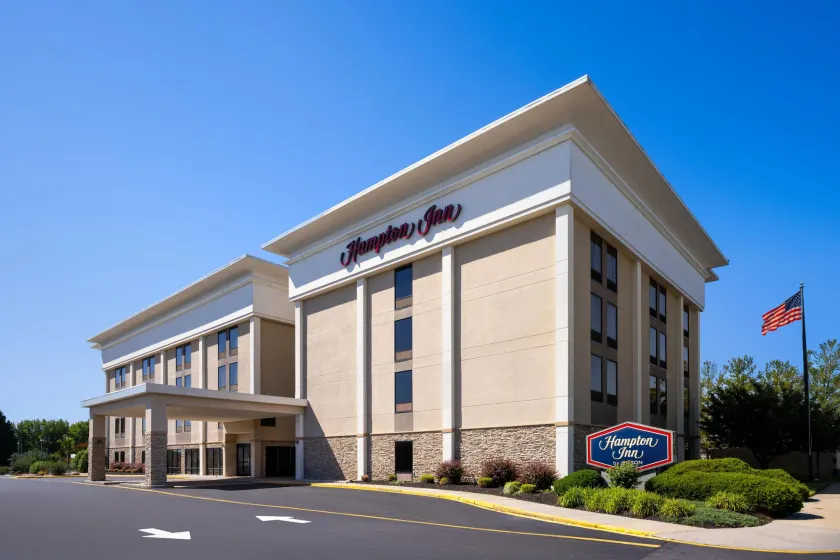 Hampton Inn Dover - Image 1
