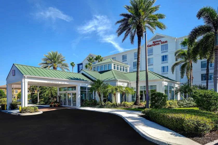 Hilton Garden Inn Ft Myers - Image 1