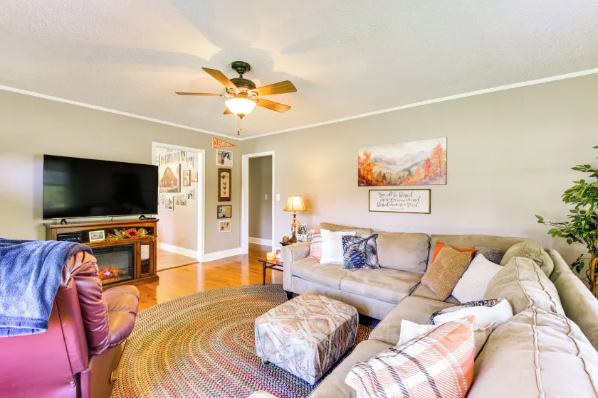 8 Mi to Clemson: Peaceful Family Home w/ Yard - Image 1
