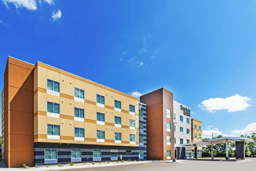 Fairfield by Marriott Inn & Suites Aberdeen, SD - Image 1