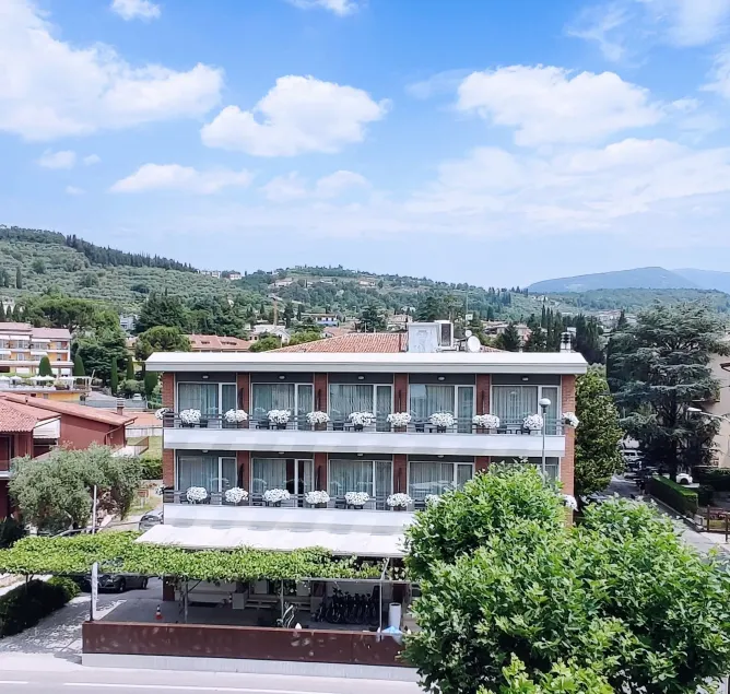 Hotel Benaco Garda ***S - Image 1