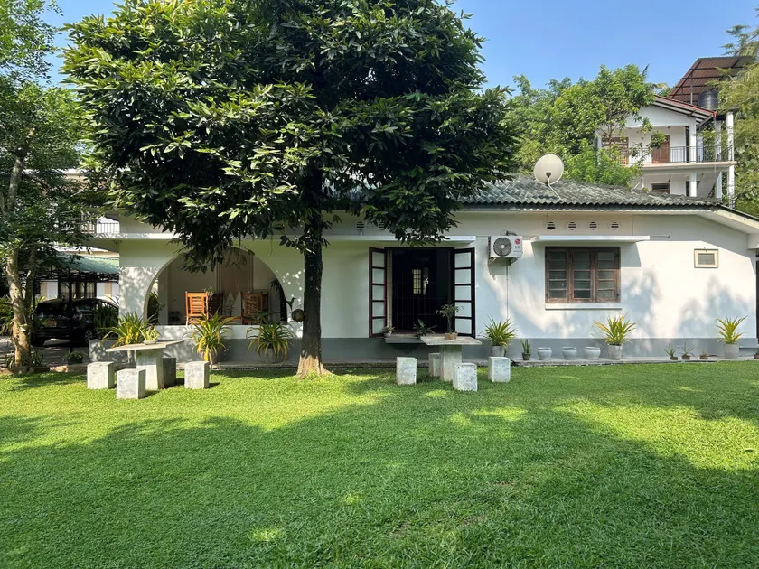 Thomasz Lodge - Image 1