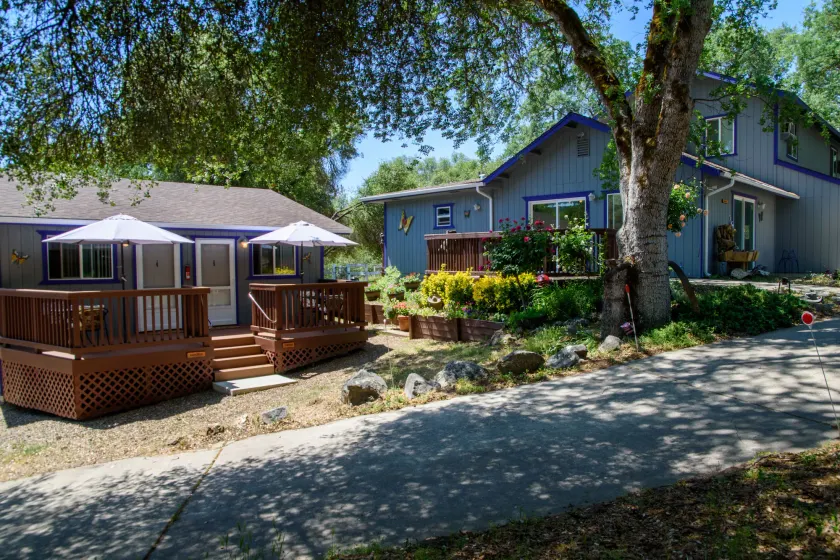 Little Valley Inn - Image 1